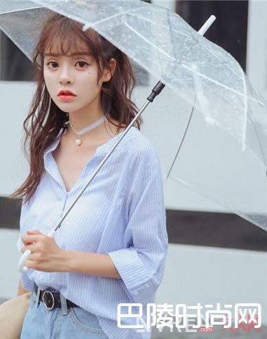 衬衫加露锁骨_女生们衬衫要这样搭配才够tide 衬衫搭配指南