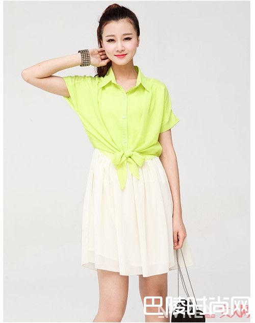 雪纺衬衫的款式_雪纺衬衫搭配手册  一招教你穿出御姐萝莉范