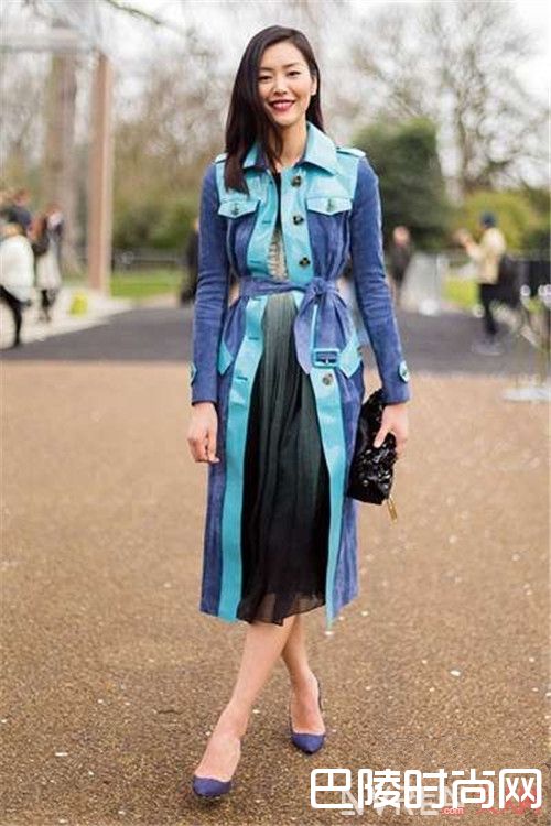 印花雪纺裙怎么搭配_春天的正确打开方式 今季流行印花裙抢先看