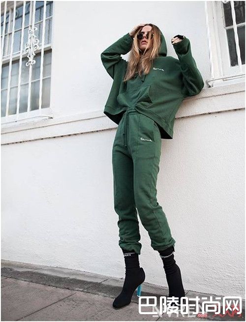 Vetements袜靴简介_2017年照样会火有哪9双鞋？百搭时髦还好走！