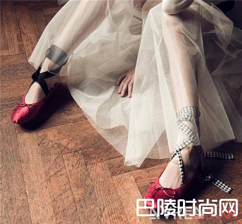 Miu Miu Ballerina芭蕾绑带鞋简介_2017年照样会火有哪9双鞋?百搭时髦还好走!