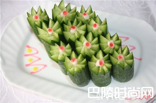 黄瓜能美白肌肤吗_美白护肤的几种蔬菜有哪些？皮肤不好多吃有效吗？