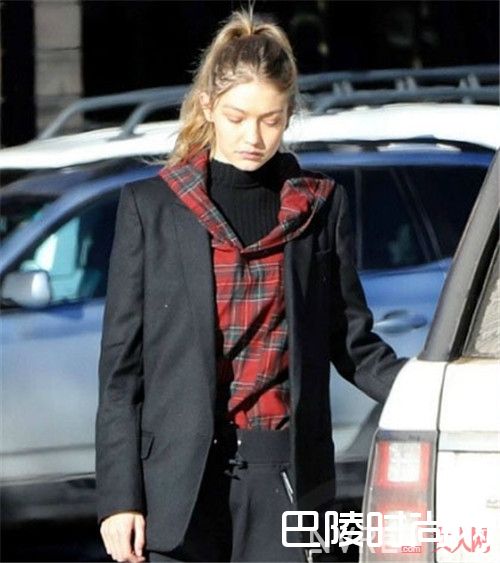 高领上衣加衬衫_女生们衬衫要这样搭配才够tide 衬衫搭配指南