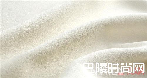 什么是雪纺_雪纺衬衫搭配手册  一招教你穿出御姐萝莉范