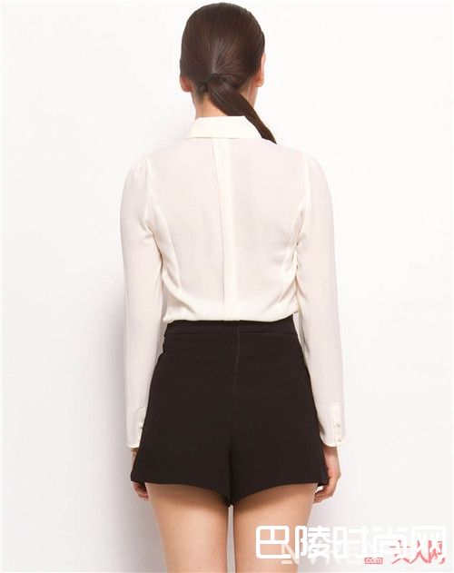 雪纺衬衫如何搭配_雪纺衬衫搭配手册 一招教你穿出御姐萝莉范