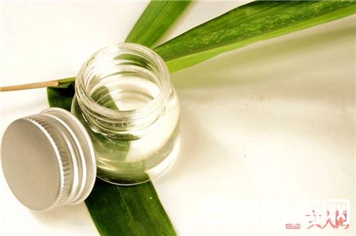 该选用什么样的精华_关于精华的这些事 了解清楚再“败家”！