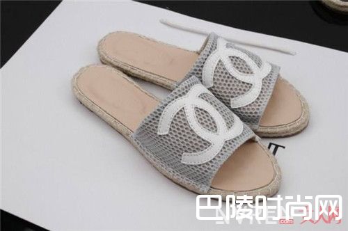 凉拖什么材质好_夏天必备凉拖 如何挑选一双女神范的凉拖看着就够了