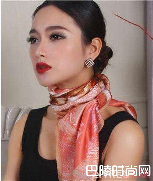 怎么选购丝巾_你真的会用丝巾吗  最详细的丝巾另类大解析