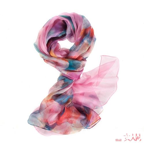 如何挑选好的丝巾_你真的会用丝巾吗  最详细的丝巾另类大解析