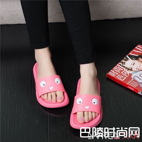 凉拖什么材质好_夏天必备凉拖 如何挑选一双女神范的凉拖看着就够了