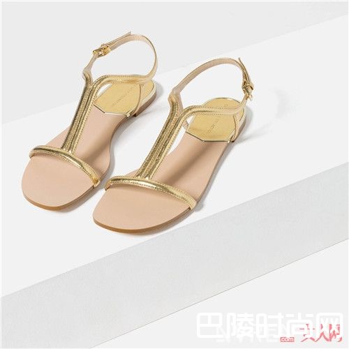 平底凉鞋怎么样_美女们别再乱买鞋了 拥有这十款就能驾驭各个场合