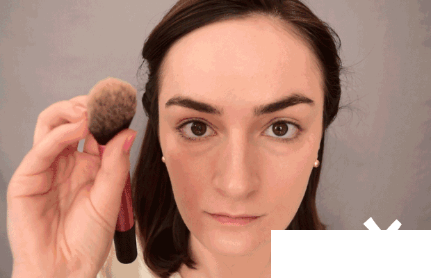 散粉刷的种类选择_化妆刷选不对，买再多大牌化妆品都是浪费！