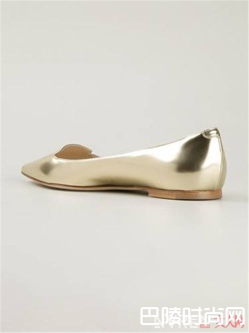 芭蕾鞋怎么样_美女们别再乱买鞋了 拥有这十款就能驾驭各个场合