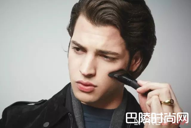 高光刷选择和推荐_化妆刷选不对，买再多大牌化妆品都是浪费！