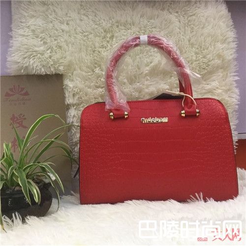 女士包保养方法_一个包包一个小世界 女人该如何挑选属于自己的包