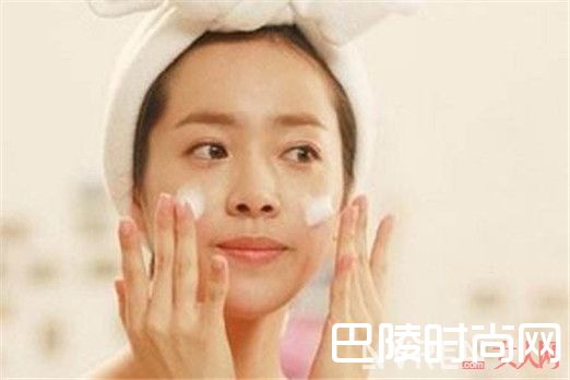 选择微酸性洁面品_化妆品过敏怎么办 预防只要这六招