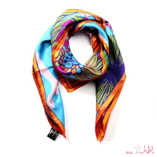 丝巾的由来_你真的会用丝巾吗  最详细的丝巾另类大解析