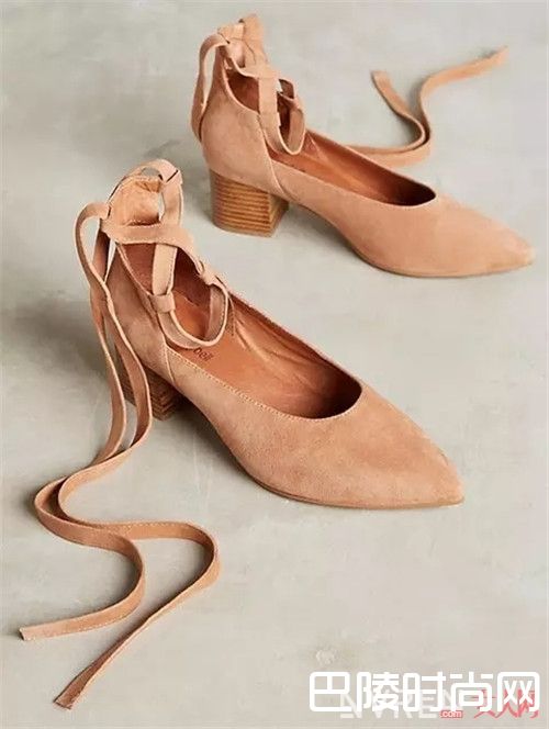 芭蕾粗跟鞋的今生_经典款变了新模样 看看这些鞋的前世今生