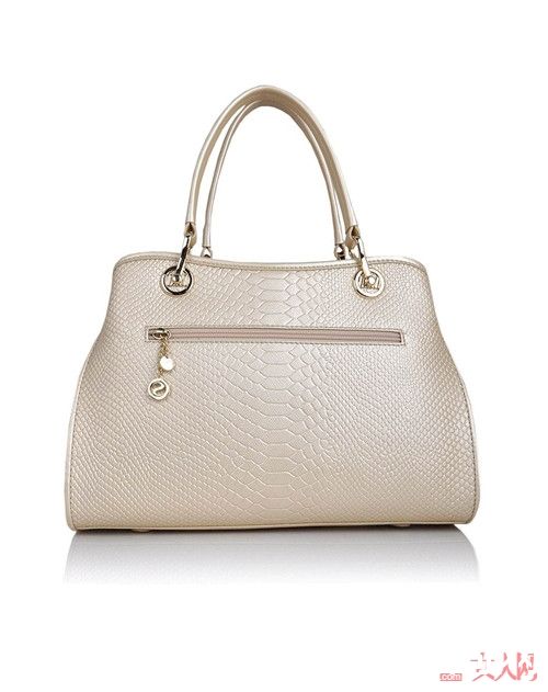 女士包保养方法_一个包包一个小世界 女人该如何挑选属于自己的包