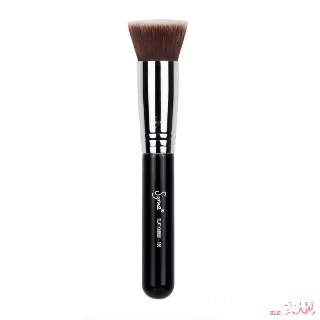 散粉刷的种类选择_化妆刷选不对，买再多大牌化妆品都是浪费！