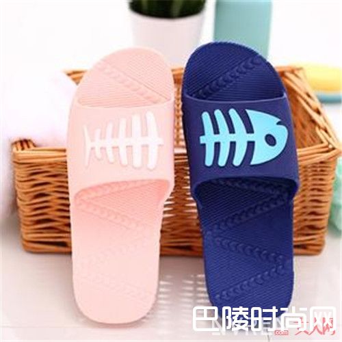 凉拖都有什么类型_夏天必备凉拖 如何挑选一双女神范的凉拖看着就够了