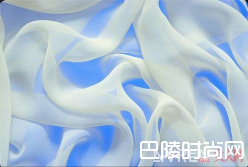 丝巾要怎么洗_你真的会用丝巾吗  最详细的丝巾另类大解析