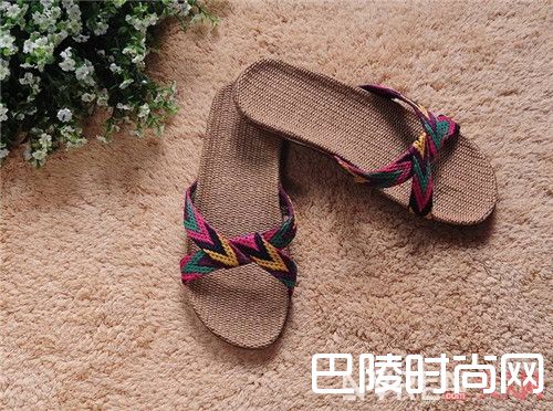 凉拖什么材质好_夏天必备凉拖 如何挑选一双女神范的凉拖看着就够了