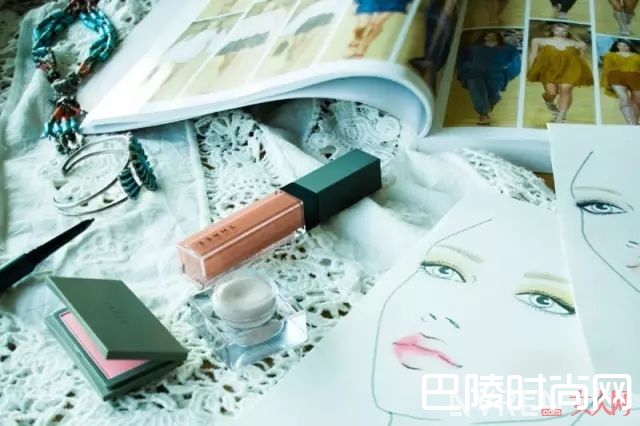 THREE樱花限定唇颊套装_14款樱花系美物，狠狠击中樱の花仙子的少女心！