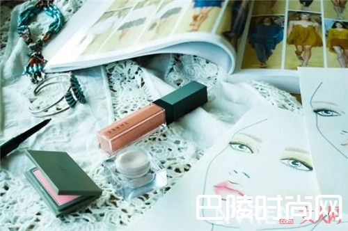 樱花唇颊套装_14款樱花系美物 狠狠击中你的少女心!