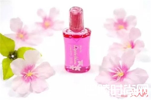 樱花套组与眼药水_14款樱花系美物 狠狠击中你的少女心！