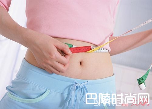 日常如何注意小肚肥胖_如何才能拥有A4般的小蛮腰？赶紧来get吧