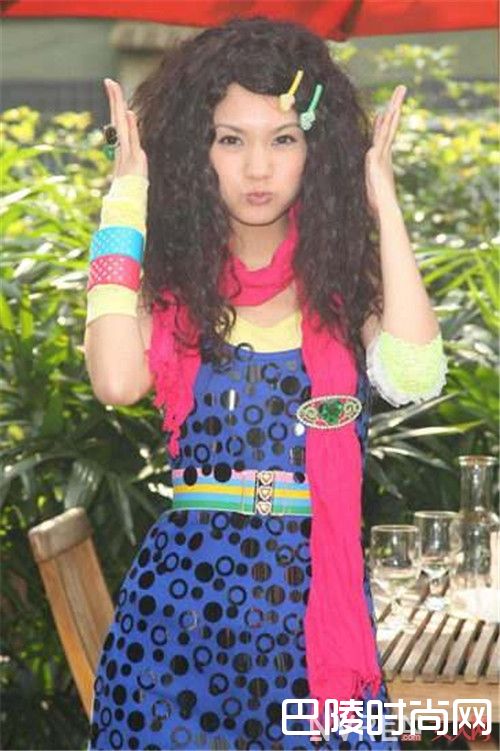 夸张戏剧型介绍_如何正确运用搭配突显你的性格 最详细的穿衣风格