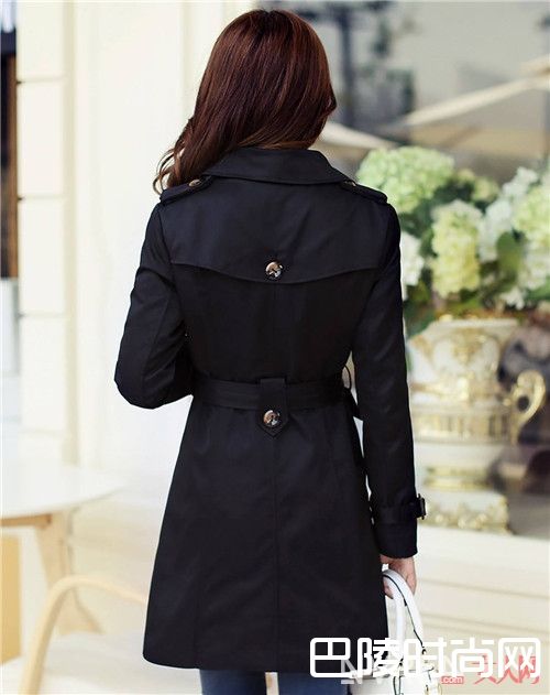 风衣如何清洗_别怪我没提醒你看 女生外套大全教你如何保养和清洁