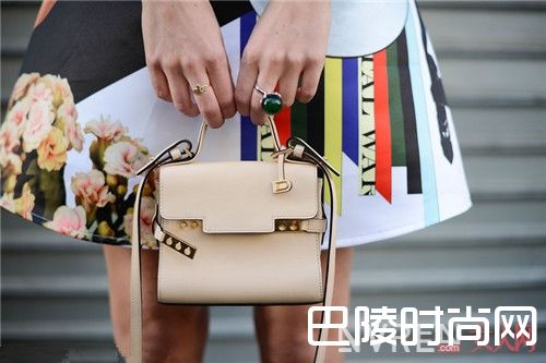 细型戒指如何搭配好_指尖新风潮：13种戒指怎么混搭好看？