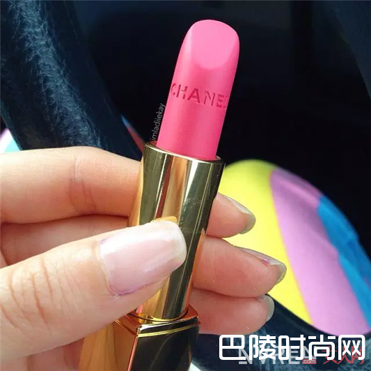 CHANEL-香奈儿丝绒-42# 介绍_当初火到断货 买了后悔的五大口红