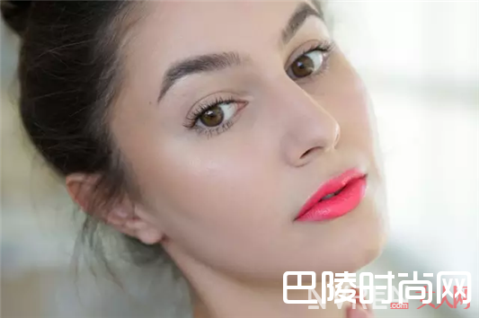 YSL-方管-52# 介绍_当初火到断货 买了后悔的五大口红