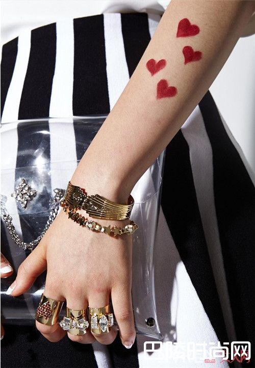 奢华款的戒指怎么搭配_不得不看的戒指必败清单 看看哪款是你钟意的？