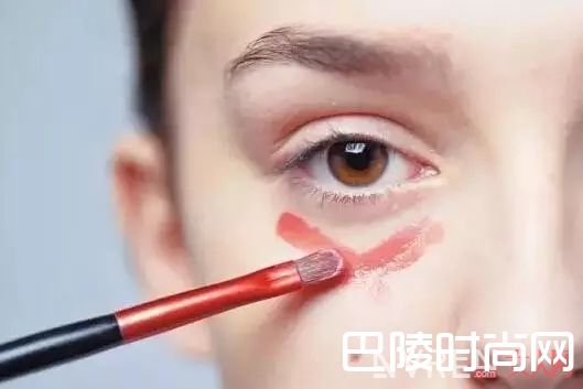 腮红的其他用途_这么画腮红，春日里的粉嫩仙女就是你