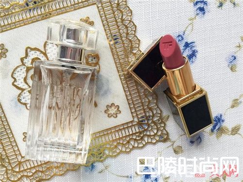 Tom Ford LIPS&BOYS黑管简介_全面分析五种唇型 春天怎么涂口红才能美翻天？