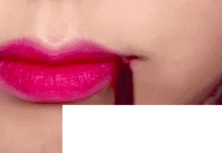 M字唇装扮_女神“妆”出来 盘点2017年最时尚的妆容潮流