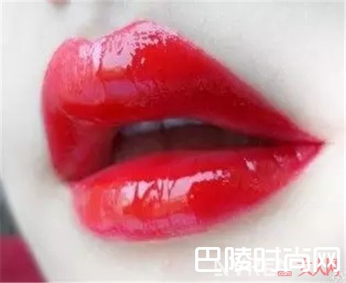 Christian Louboutin唇膏推荐_森绘梨佳告诉你 那些闭着眼买都不会错的唇膏！