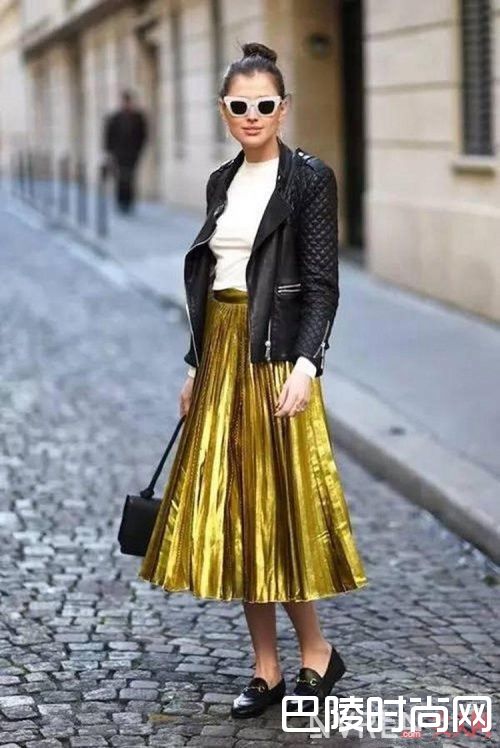 金属质感的百褶裙怎么搭配_有了这四款气质裙装 承包2017早春最美搭配！