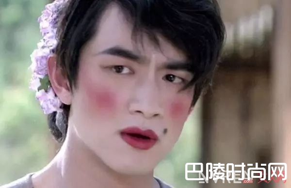 苹果肌腮红_这么画腮红，春日里的粉嫩仙女就是你