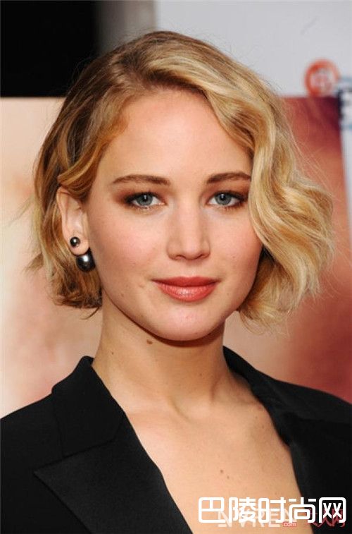 超大耳饰起到什么作用_最时髦的Wob头 需要哪一款耳环来瘦脸？