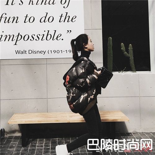 连帽卫衣搭配牛仔外套好搭吗_连帽卫衣怎么搭配外套？6种方式教你潮范显现