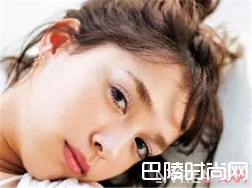 性感的粉紫色眼妆_巧用彩妆新色 颜值与时尚感up up up!