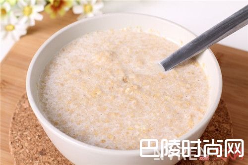 半夜饿了吃燕麦片能减肥吗_半夜饿了吃什么不长胖 推荐夜间不易发胖的8大食物