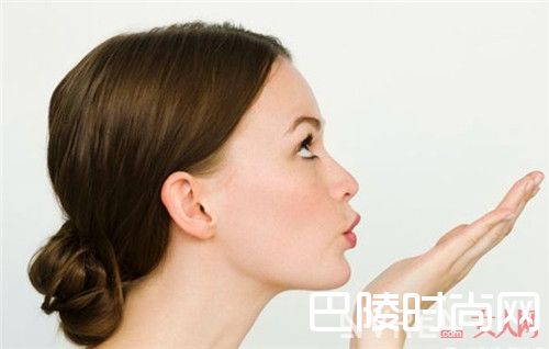 笑对瘦脸有效吗_不要双下巴！盘点6个日常瘦脸方法