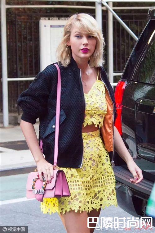 MiuMiu 宝石包_他们把属于春天的烂漫都背在了自己身上!