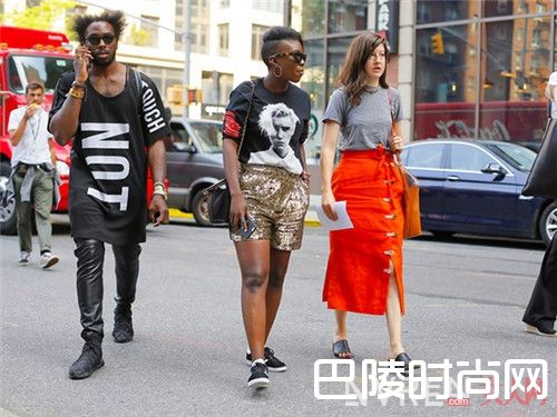 时尚潮人们怎么搭配最潮_揭晓:纽约时装周场外时髦潮人的穿搭技巧